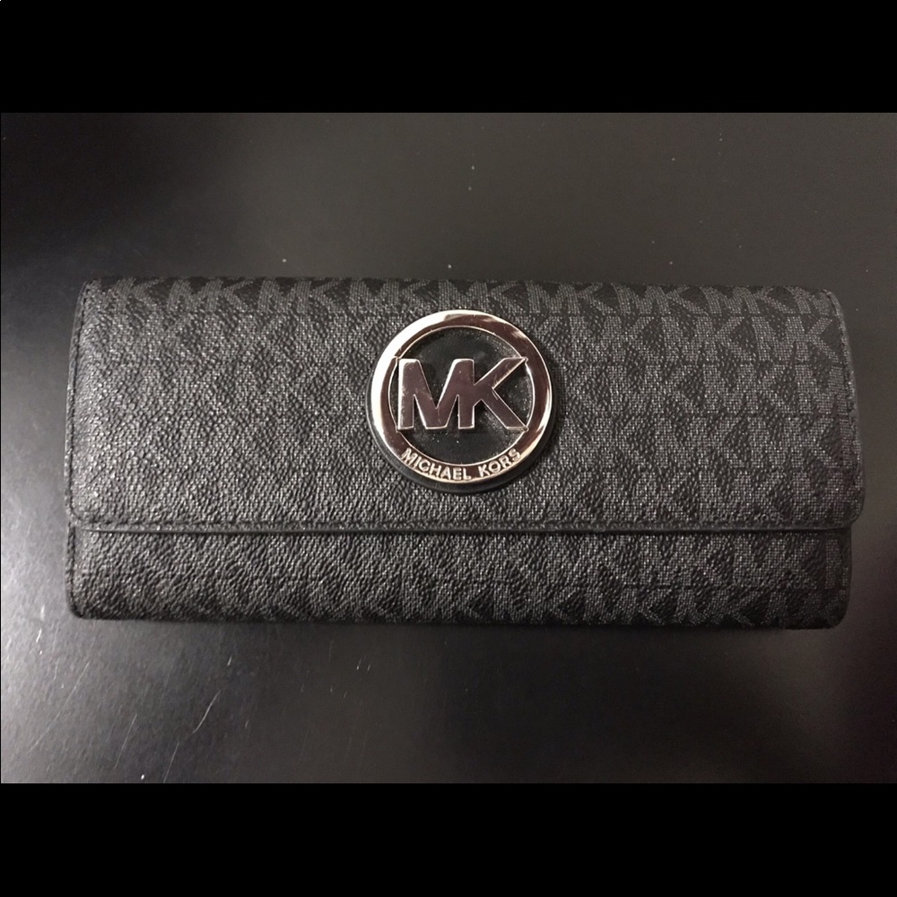 Michael Kors FULTON carryall wallet